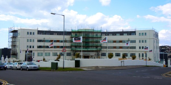 Former Ocean Hotel (now Grand Ocean Apartments), Longridge Avenue, Saltdean (NHLE Code 1381688) (August 2014) (2)