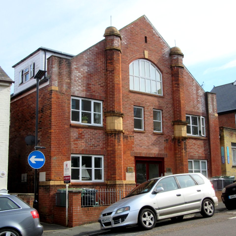 Former Salvation Army Hall, Denmark Road, Cowes, Isle of Wight (May 2016) (3)