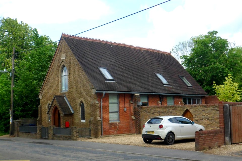 Former Providence Chapel, Petworth Road, Chiddingfold (May 2014) (2)