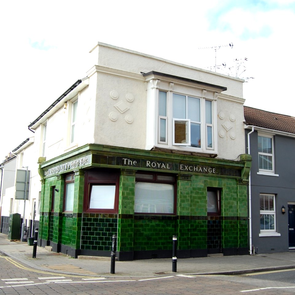 Former Royal Exchange pub, 124 Fawcett Road, Southsea (October 2017) (2)