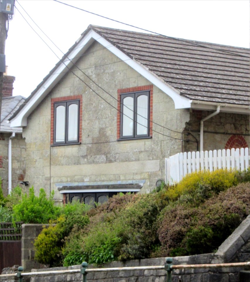 Former Primitive Methodist Church, St John's Road, Wroxall (May 2016) (1)