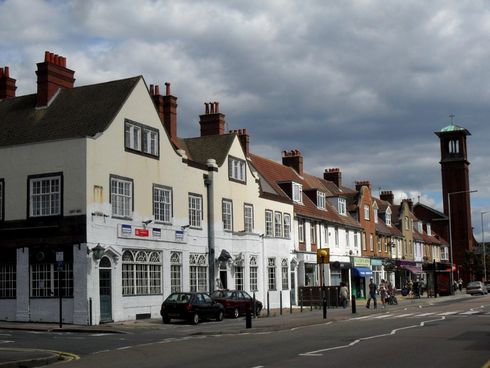 Former Portland pub, 131–151 Portland Road and St Peter's Church, Aldrington (August 2010)