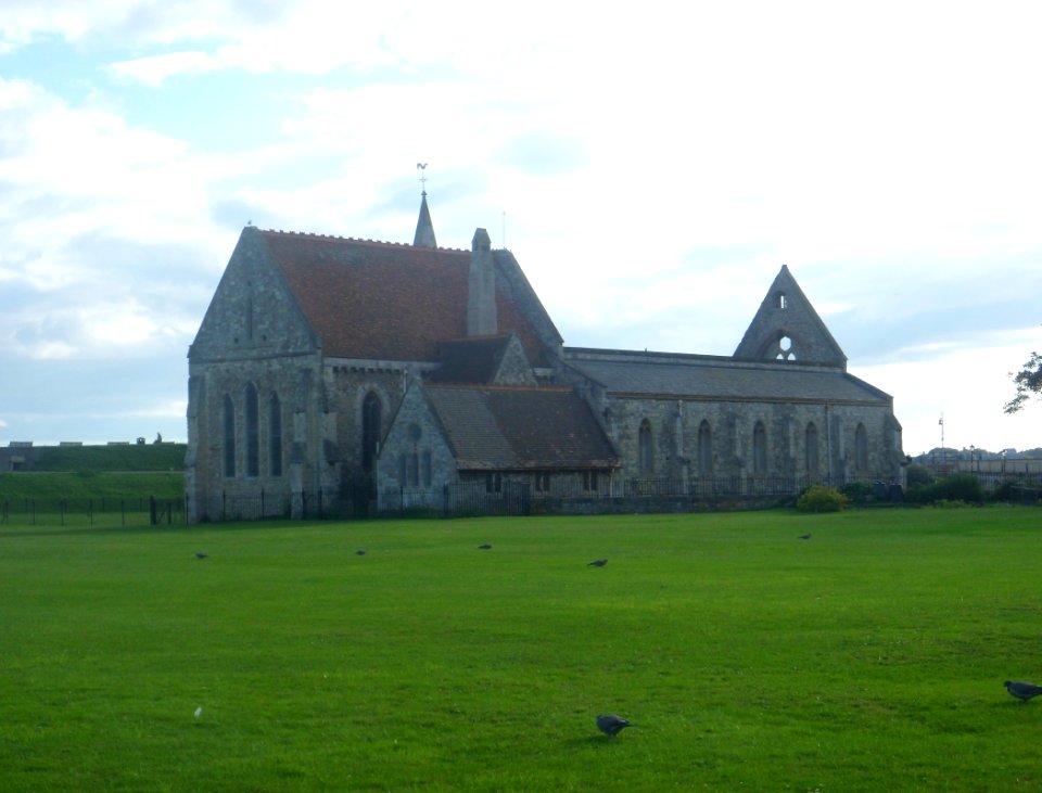 Former Royal Garrison Church (Domus Dei), Governer's Green, Old Portsmouth (August 2017) (1)