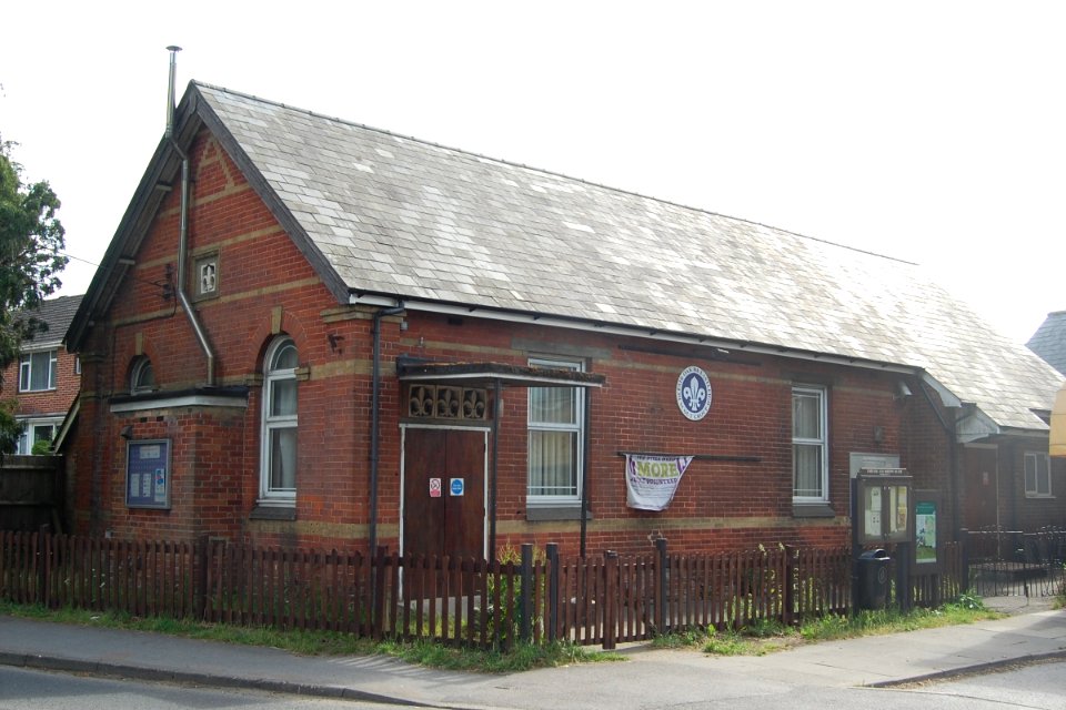Former Salvation Army Barracks, Botley Road, Fair Oak (June 2019) (2)