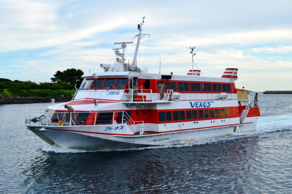 Ferry Venus in Gounoura port