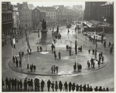 Festiviteiten op de Grote Markt. NL-HlmNHA 54011350