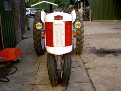 Ferguson 40 p2