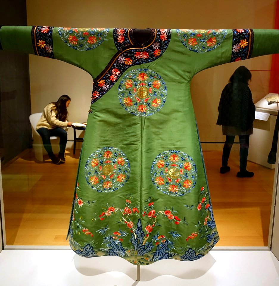 Festive robe, China, probably by Imperial Silk Manufactory, Nanjing, tailoring by Imperial Workshop, Beijing, Jiaqing period, 1796-1820 AD, silk - Peabody Essex Museum - DSC07933
