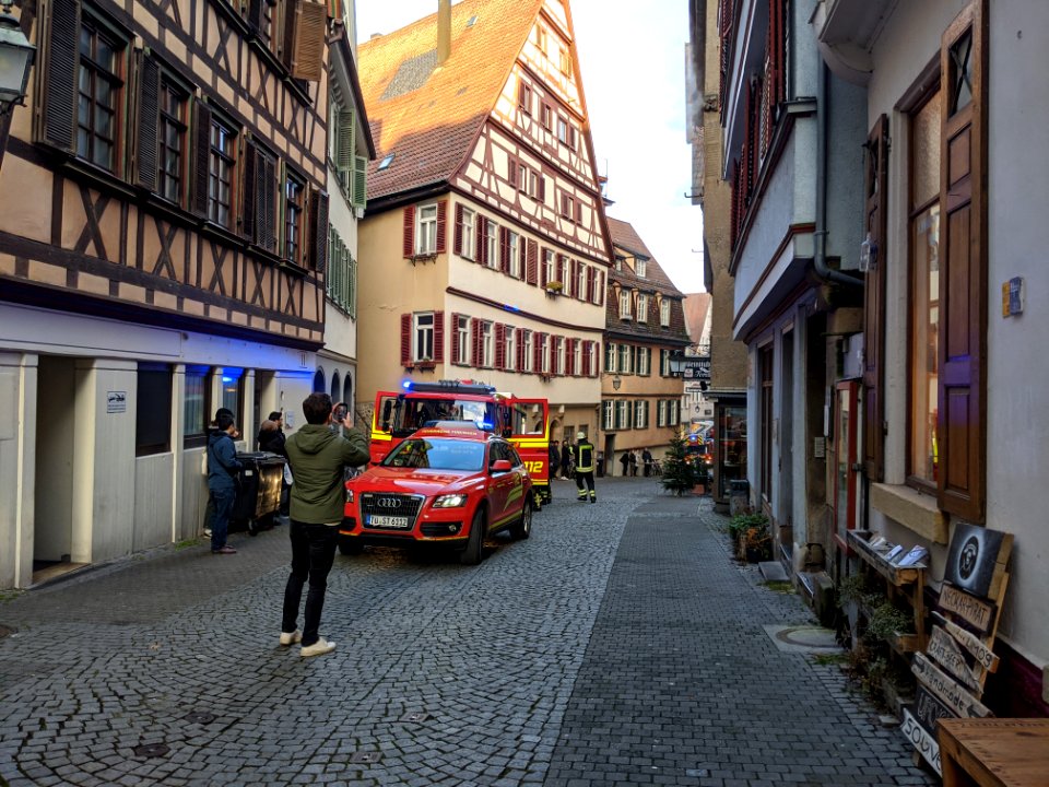 Feuerwehr-Einsatz bei Dachstuhlbrand in der Kronenstraße in Tübingen am 21.12.2019 - 019