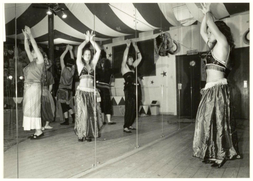 Festiviteiten in de egelantier i.v.m. Internationale Vrouwendag., NL-HlmNHA 54032217