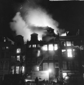 Felle brand op Prinsengracht nummer pand 481, overzicht brand, Bestanddeelnr 917-1190