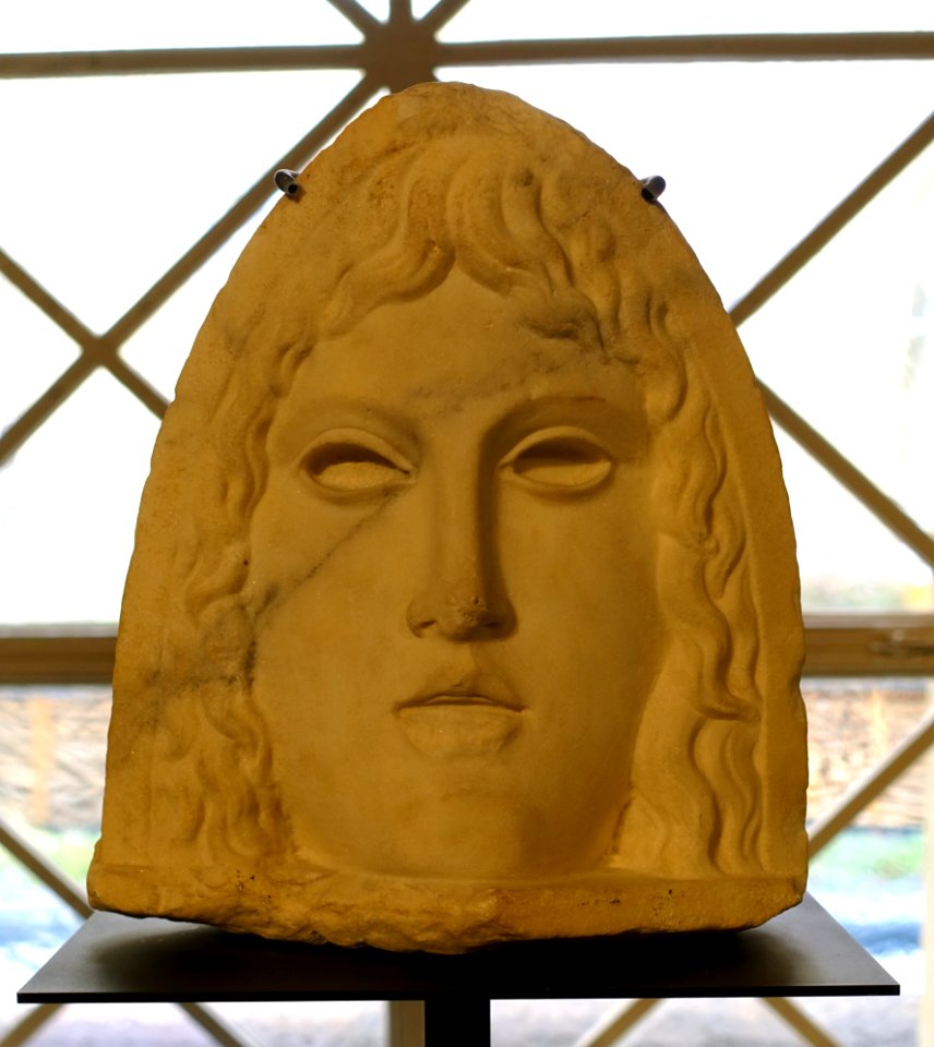 Female mask, architectural decoration, 1 of 4, Athribis, Tell Atrib at Benha, Egypt, 100-150 AD, marble - Hessisches Landesmuseum Darmstadt - Darmstadt, Germany - DSC09999