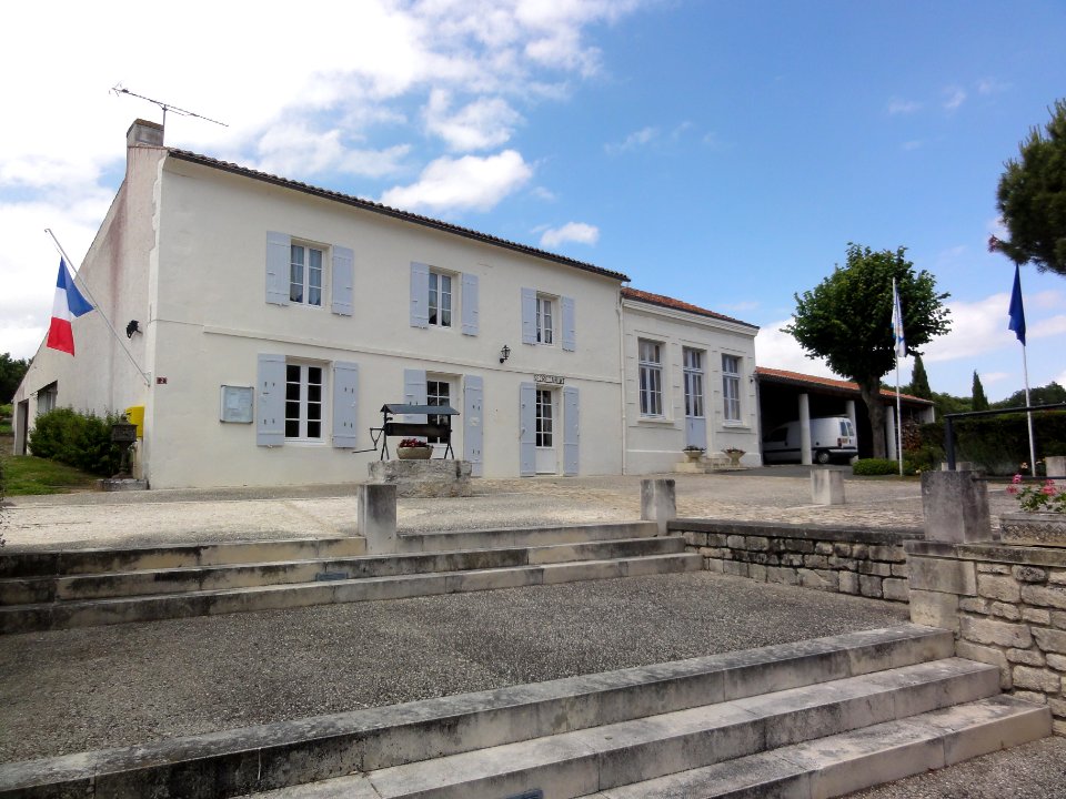 Fenioux (Charente-Maritime) mairie