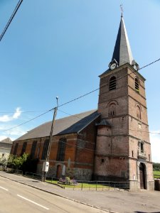 Felleries (Nord, Fr) église, coté nord