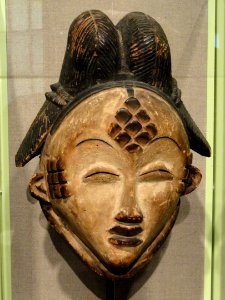 Female mask (mukudj), Punu peoples, Gabon, late 19th century to 1927, wood, kaolin - Hood Museum of Art - DSC09180