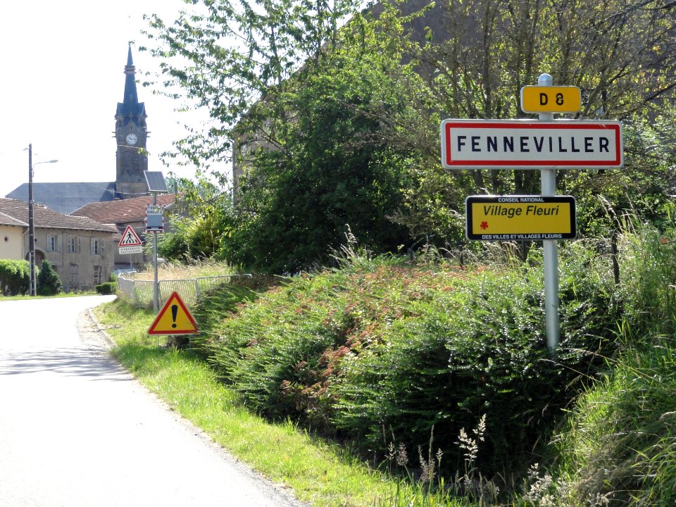 Fenneviller (M-et-M) city limit sign
