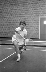 Felice de Nooyer in aktie kampioen 1967 badminton, Bestanddeelnr 921-2199