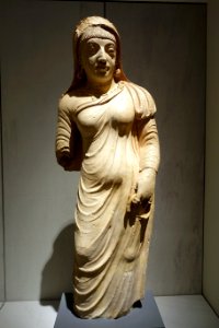 Female Figure with Wreath, Gandhara, 4th-5th century AD, painted stucco - Ethnological Museum, Berlin - DSC01652