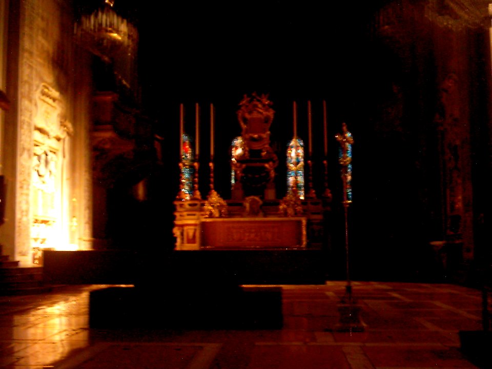 Ferrara Dom Altar 1