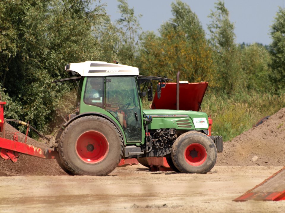 Fendt 208 F pic1