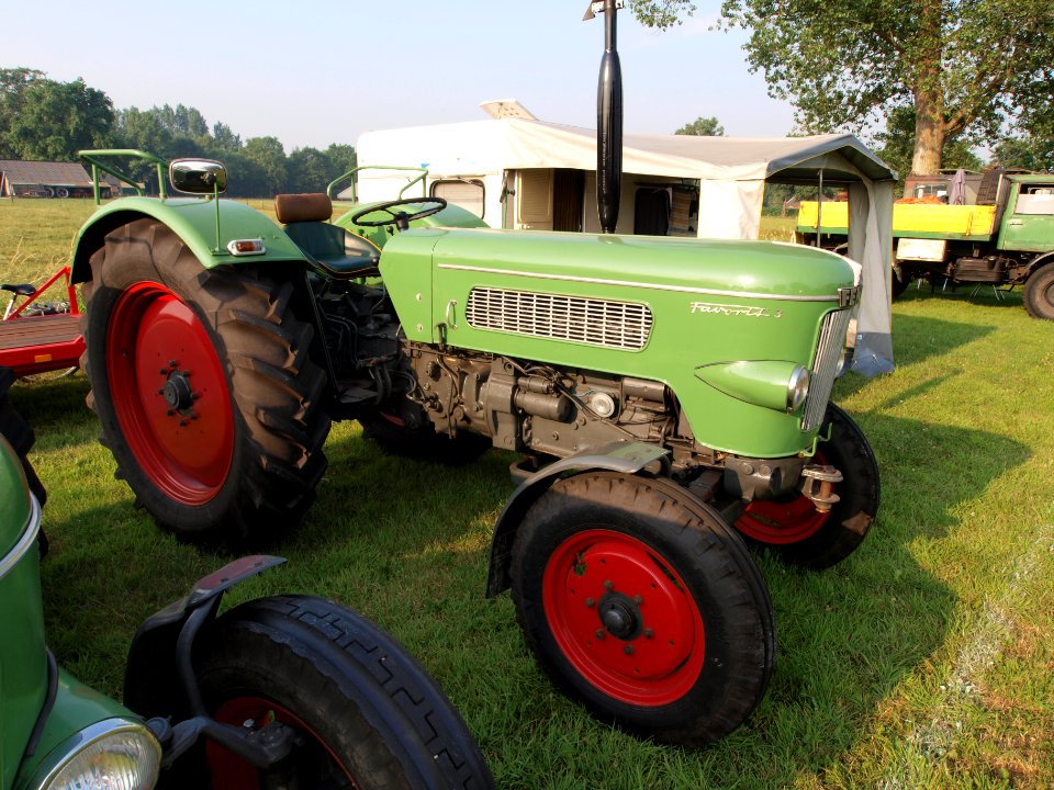 Fendt Favorit 3 pic2