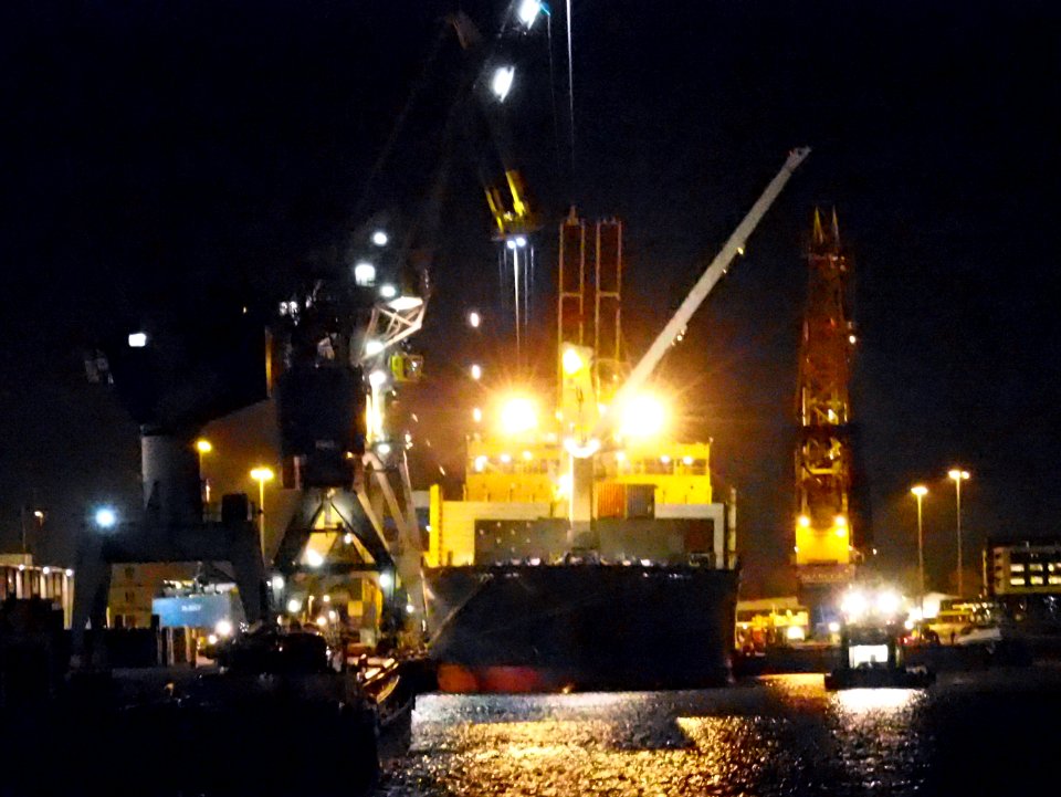 Fernando by night in Rotterdam pic3
