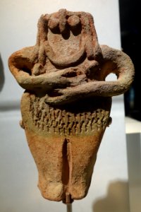 Female Figure - type known from northern Iraq and Syria (ancient Mesopotamia), late 3rd millenium BC, terracotta - Brooklyn Museum - Brooklyn, NY - DSC08653