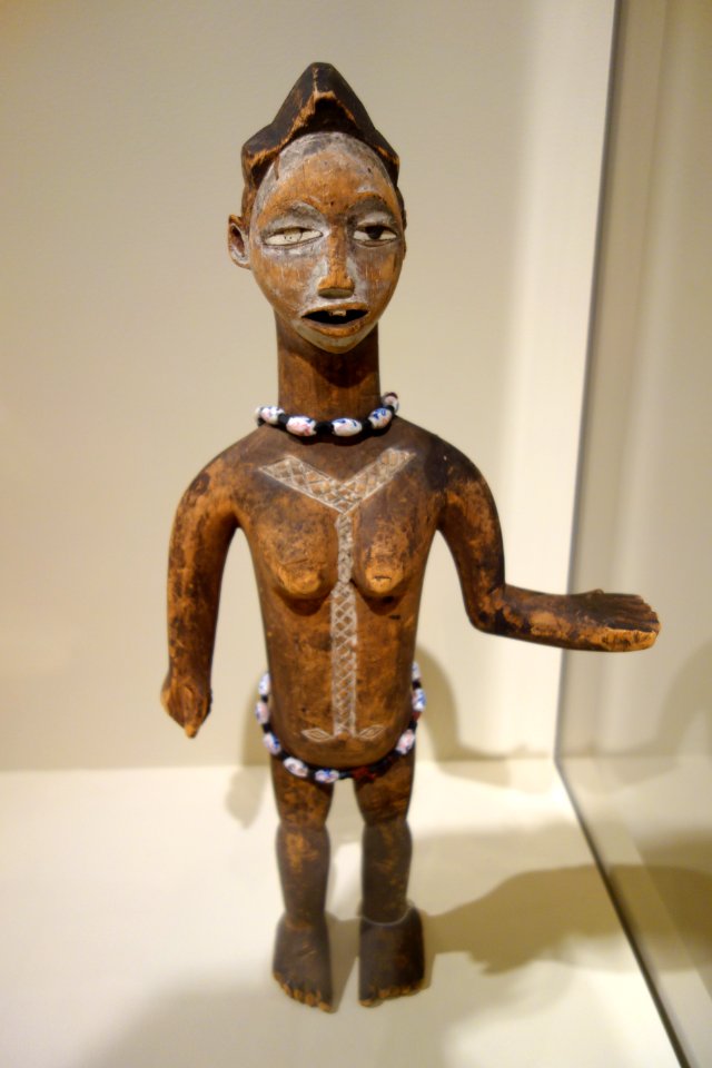Female figure, Gabon, possibly Shiru or Punu peoples, late 19th century, wood, pigment, beads - Cincinnati Art Museum - DSC04255