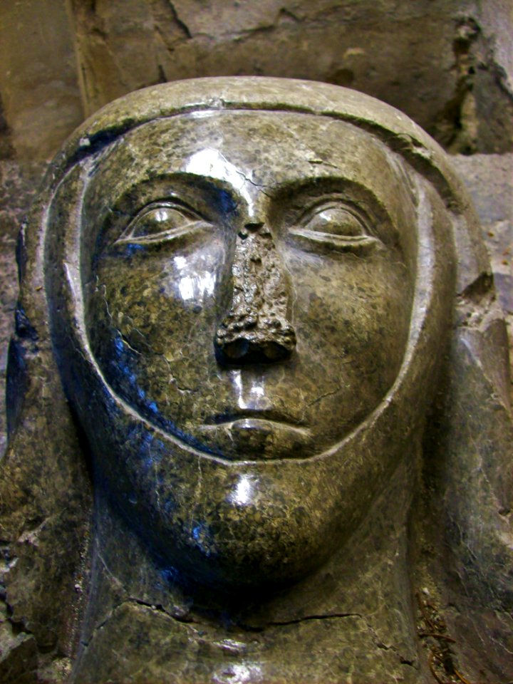 Female effigy, St Thomas, Winchelsea 01