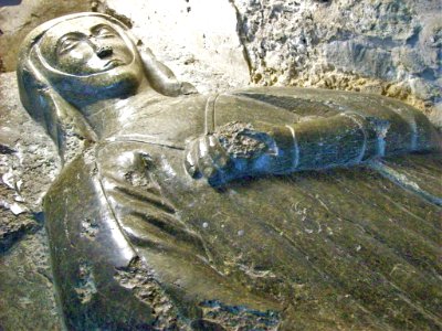 Female effigy, St Thomas, Winchelsea 2