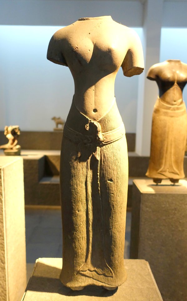 Female deity, Binh Phu, Tra Vinh, mid 11th century AD, sandstone - Museum of Vietnamese History - Ho Chi Minh City - DDSC06040