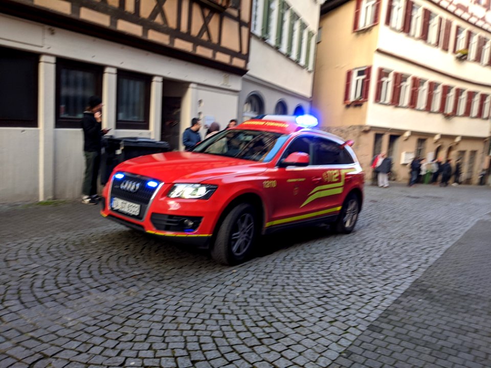 Feuerwehr-Einsatz bei Dachstuhlbrand in der Kronenstraße in Tübingen am 21.12.2019 - 005