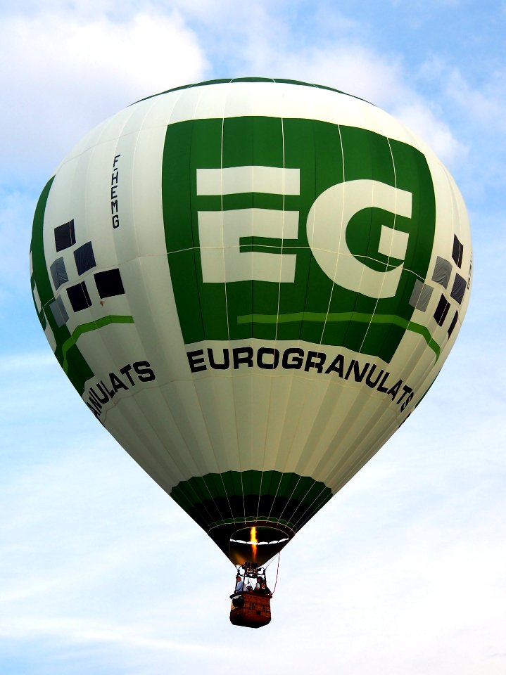 F-HEMG hot air balloon take-off at Metz, France, pic
