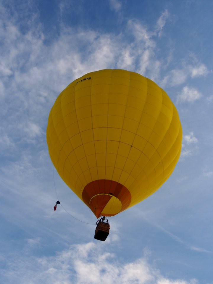 F-HIPS hot air balloon take-off at Metz, France, pic1
