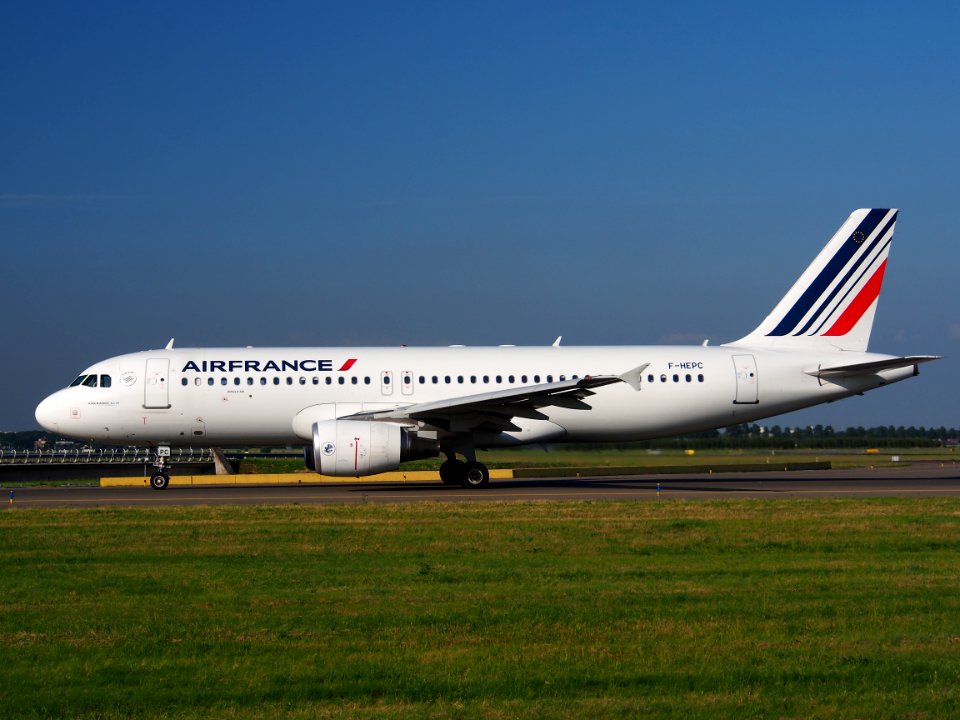 F-HEPC Air France Airbus A320-214 - cn 4267 taxiing 15july2013 pic-005