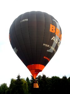 F-HERB hot air balloon take-off at Metz, France, pic2