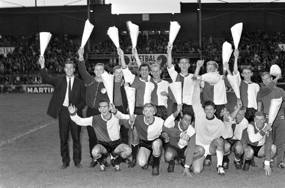 Feyenoord-jeugd kampioen van Nederland, Het jeugdelftal van Feyenoord, na de wi…, Bestanddeelnr 919-2869