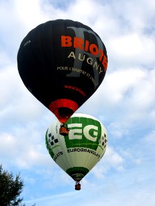 F-HERB & F-HEMG hot air balloons take-off at Metz, France, pic