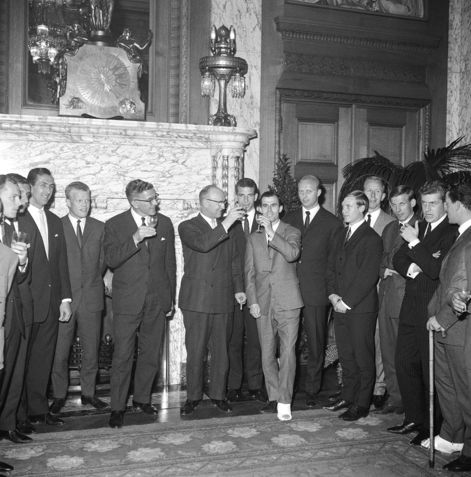 Feyenoordspelers op stadhuis ontvangen, de spelers op stadhuis, Bestanddeelnr 917-7069