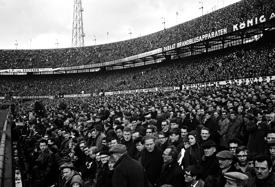 Feyenoord tegen DWS 3-1, drukte in stadion (tribunes), Bestanddeelnr 917-4290