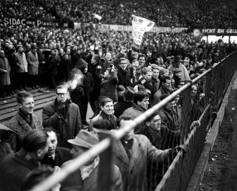 Feyenoord tegen DWS 3-1, drukte in het stadion, Bestanddeelnr 917-4297