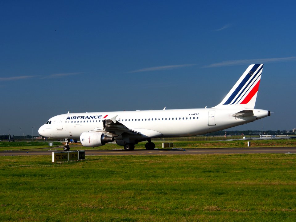 F-HEPC Air France Airbus A320-214 - cn 4267 taxiing 15july2013 pic-006
