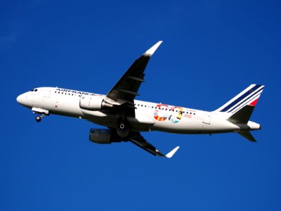 F-HEPG Air France Airbus A320-214(WL) takeoff from Schiphol (AMS - EHAM), The Netherlands, 11june2014, pic-2