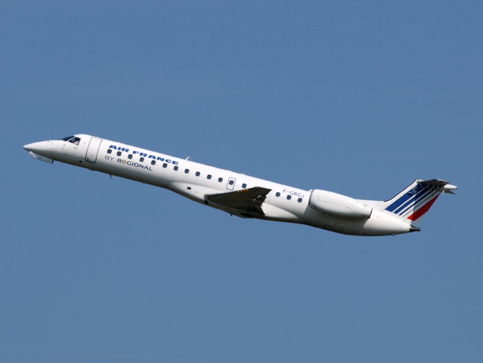 F-GRGJ Régional Embraer ERJ-145EP pic2