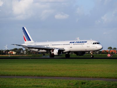 F-GTAL Air France Airbus A321-211, 11Aug2014, landing at Schiphol (AMS - EHAM), The Netherlands, pic1
