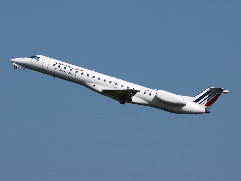 F-GRGE Airfrance Embraer ERJ-145EP - cn 145047, take-off 21july2013 pic-003