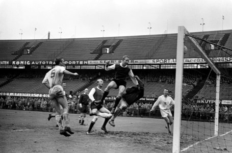 Feyenoord tegen Go Ahead 6-1, Kruiver, Groot, Kraus en Van Pelt, Bestanddeelnr 916-3840