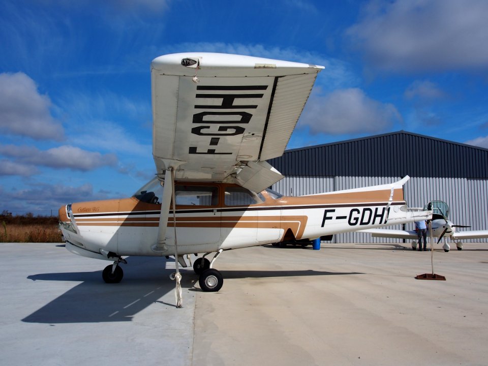 F-GDHI - Cessna 172 RG, Fontenay le Comte, pic2