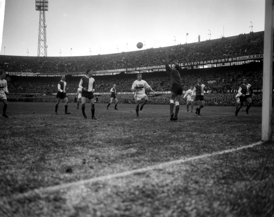 Feyenoord tegen DWS 3-1, spelmoment, Bestanddeelnr 917-4295