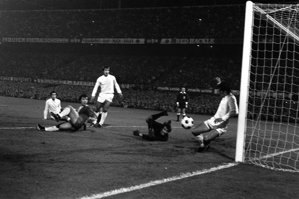 Feyenoord tegen Dynamo Boekarest 2-0, actie, Bestanddeelnr 925-1051